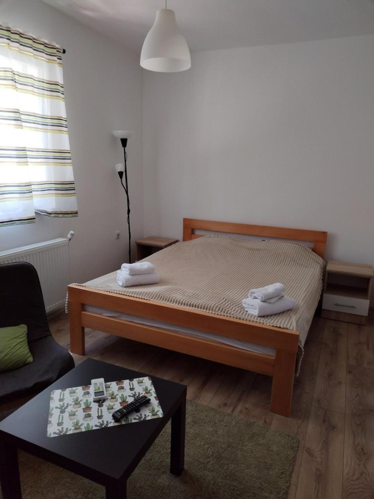 V & V Studio Apartments Ni الغرفة الصورة